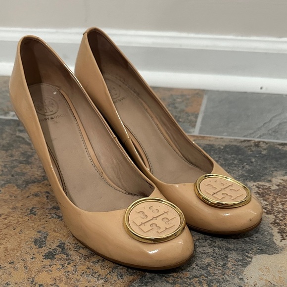 Tory Burch Shoes - Tory Burch Beige Patent Leather Wedges size 7.5